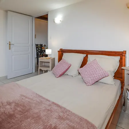 Cozy Apartment In Cuttoli With Wifi